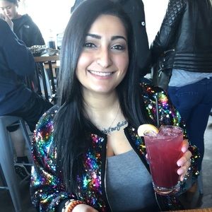 Meet your Posher, Liana